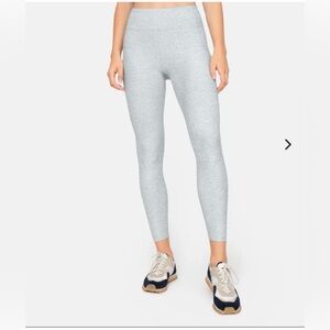 Outdoor Voices Warmup 3/4 Leggings (S) in Dove